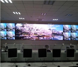 移动通信P1.6全彩显示屏