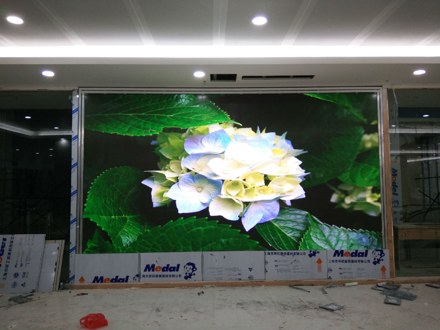 招行大厦P2.5全彩屏06 招行大厦P2.5全彩屏06